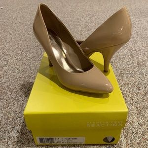 Nude Kenneth Cole Reaction Pumps